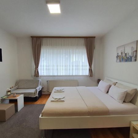 Studio Apartman 11 Bihać Buitenkant foto