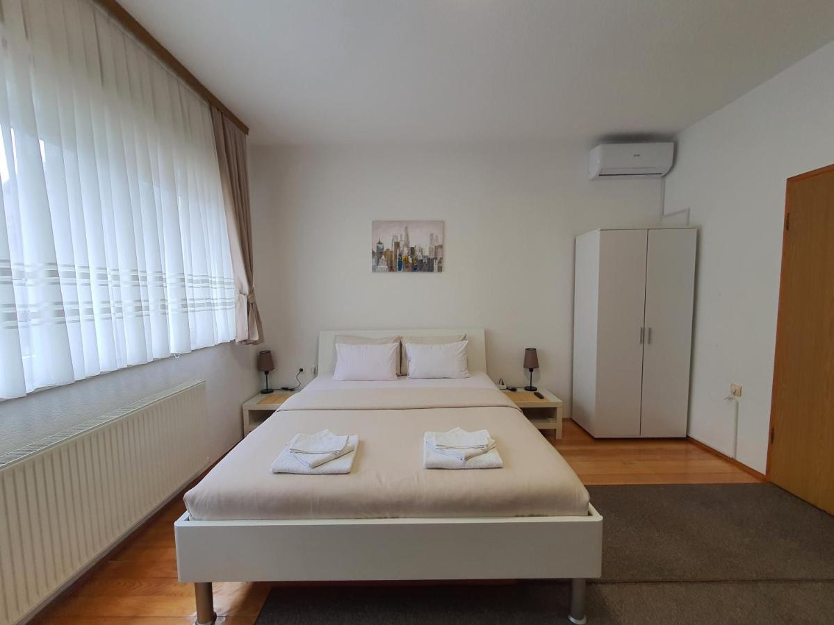 Studio Apartman 11 Bihać Buitenkant foto