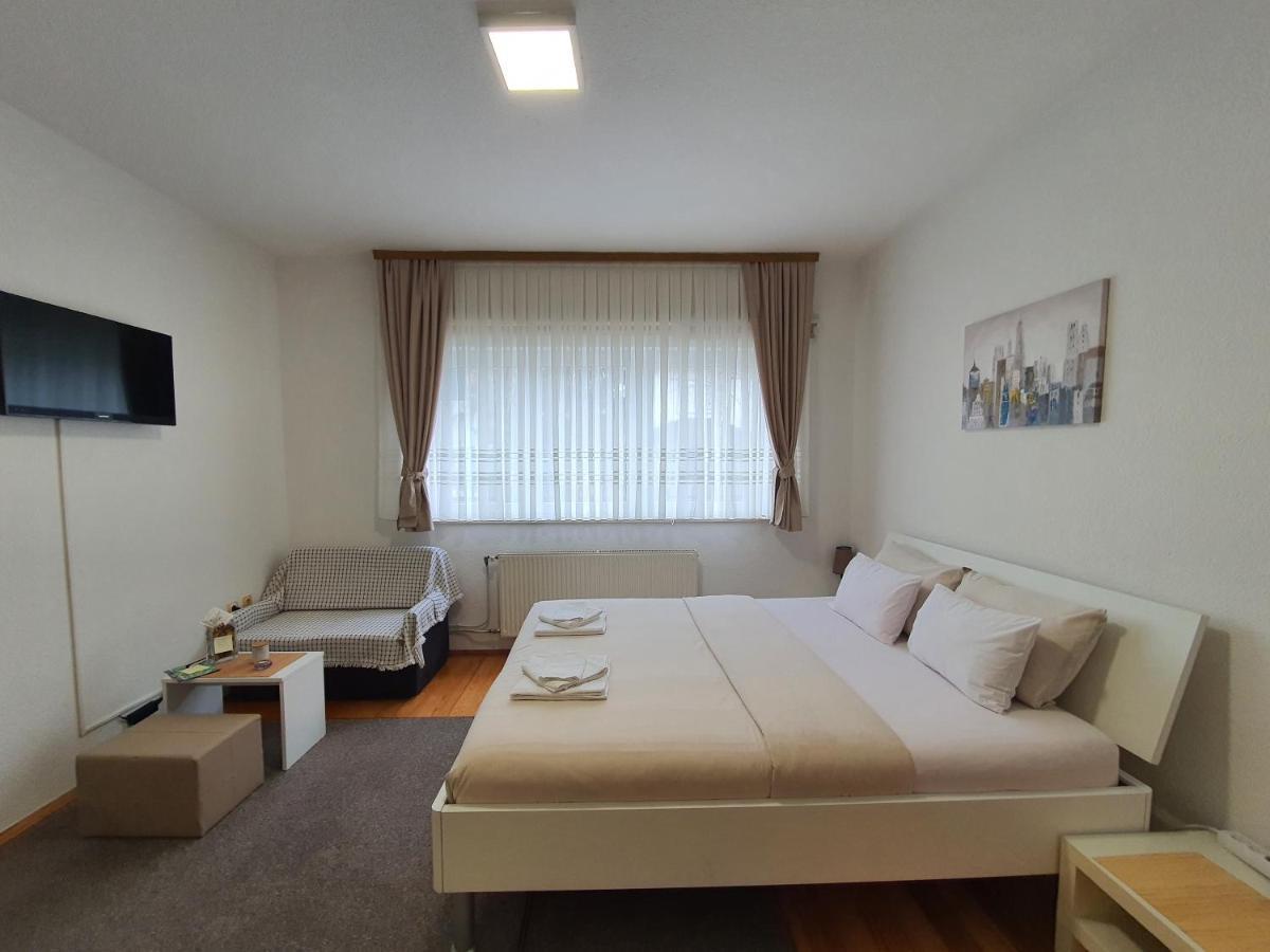 Studio Apartman 11 Bihać Buitenkant foto